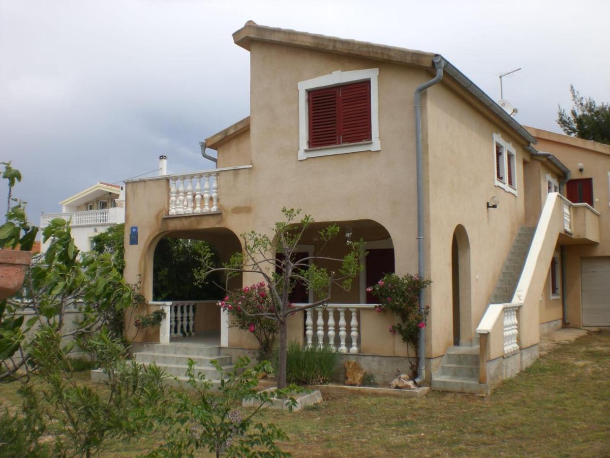 Apartmani Vesna วีร์ ภายนอก รูปภาพ