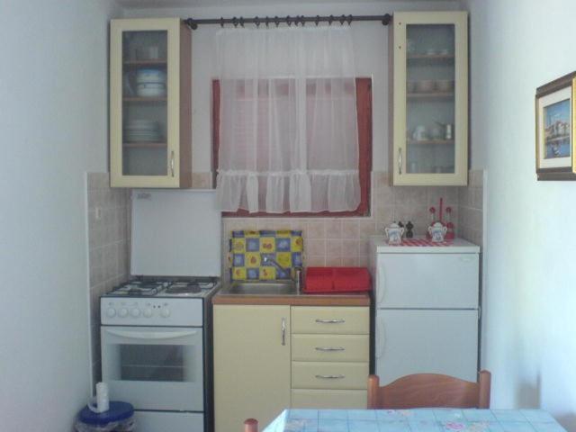 Apartmani Vesna วีร์ ภายนอก รูปภาพ
